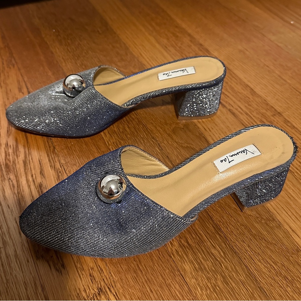 Vanessa Tao heels